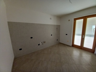 Appartamento in Vendita a Caserta, zona Tredici San clemente, 250'000€, 120 m²
