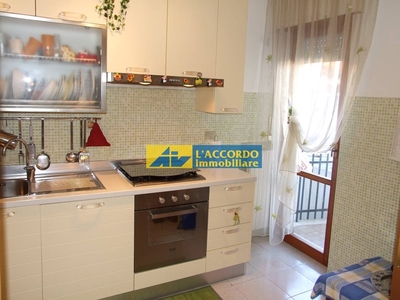 Appartamento in Vendita a Chieti, zona Stazione, 128'000€, 90 m², arredato