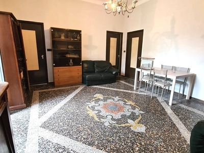 Appartamento in Vendita a Genova, zona Sampierdarena, 59'000€, 104 m²