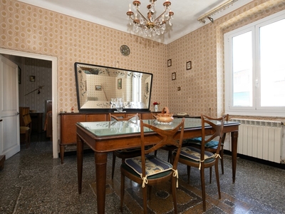 Appartamento in Vendita a Genova, zona Sturla, 129'000€, 70 m²