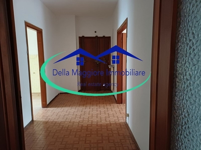 Appartamento in Vendita a Livorno, zona GOITO, 235'000€, 112 m²