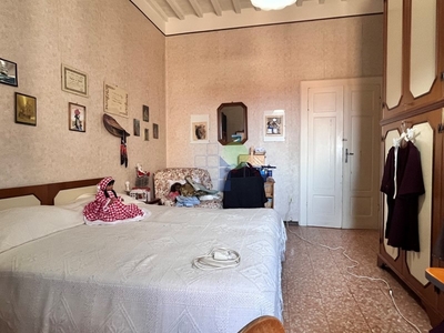 Appartamento in Vendita a Livorno, zona Pontino, 110'000€, 177 m²