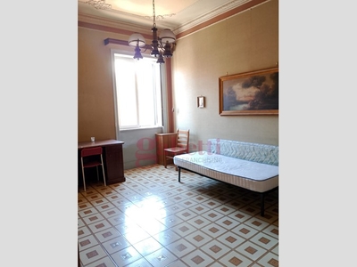 Appartamento in Vendita a Palermo, 129'000€, 140 m²