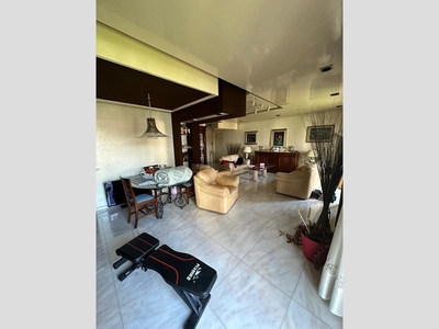 Appartamento in Vendita a Palermo, 255'000€, 183 m²