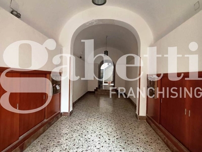 Appartamento in Vendita a Trapani, 130'000€, 170 m²