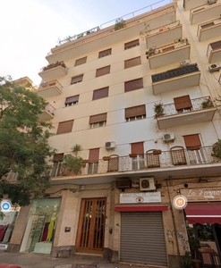 Appartamento in Via Alessandro La Marmora, Palermo, 8 locali, 3 bagni
