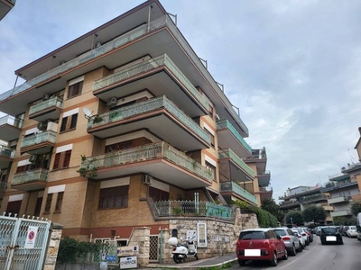 Appartamento in Via Francesco D'Ovidio in zona Monte Sacro, Talenti, Vigne Nuove a Roma