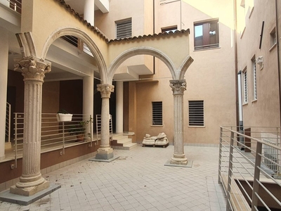 Bilocale in Affitto a L'Aquila, zona Centro storico, 500€, 60 m²