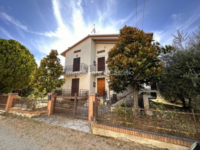 Casa in vendita 4 Stanze da letto a Castiglione Del Lago