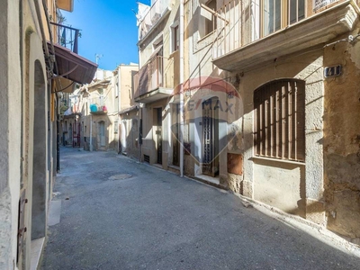 Casa indipendente in vendita 4 Stanze da letto a Caltagirone