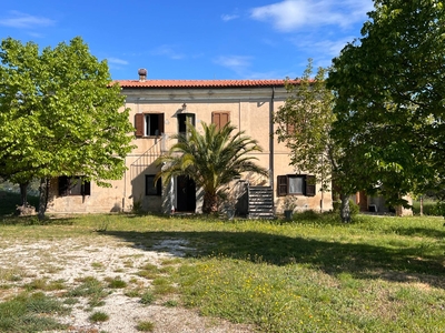 Casa indipendente in vendita a Civitaquana - Zona: Vicenne