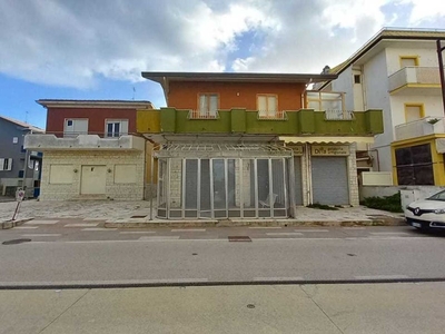 Casa Indipendente in Vendita a Rimini, zona VISERBELLA, 550'000€,