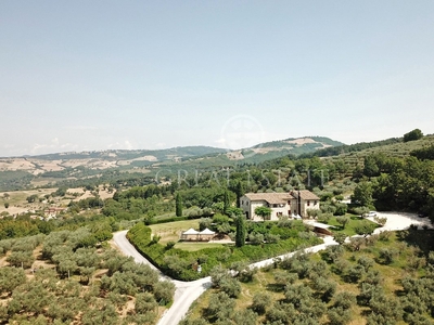 Casolare in vendita 10 Stanze da letto a Assisi