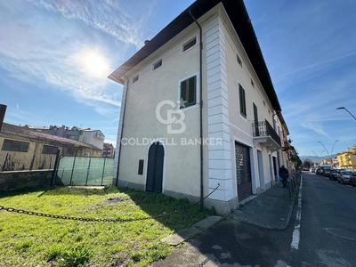 Complesso immobiliare in vendita a Lucca - Zona: Arancio