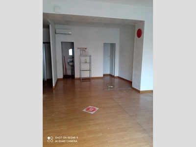Negozio in Affitto a Benevento, 600€, 43 m²
