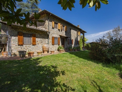 Prestigiosa Casa Indipendente di 240 mq in vendita Greve in Chianti, Italia