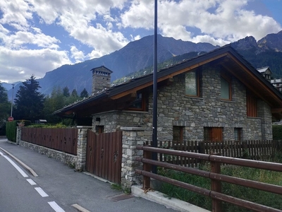 Villa di 350 mq in affitto via delle forges 4, Courmayeur, Aosta, Valle d’Aosta