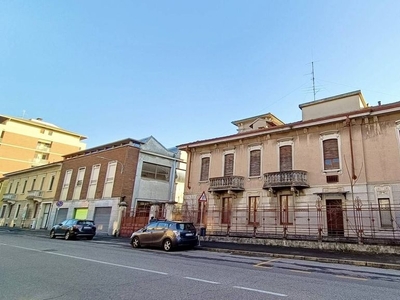 Prestigioso complesso residenziale in vendita Viale delle Rimembranze, 17, Busto Arsizio, Varese, Lombardia