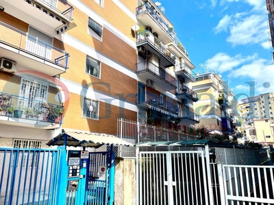 Quadrilocale in Consalvo, Napoli, 1 bagno, posto auto, 100 m²
