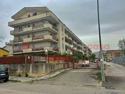 Quadrilocale in Vendita a Caserta, 250'000€, 160 m²