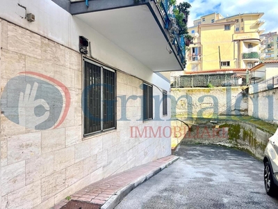 Quadrilocale in Vendita a Napoli, 185'000€, 100 m²