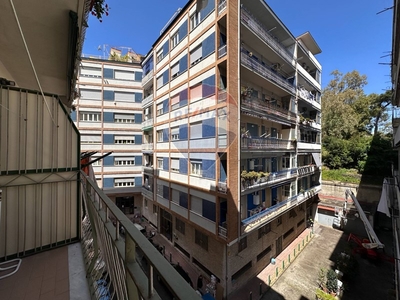 Quadrilocale in Vendita a Napoli, zona Avvocata, 290'000€, 90 m²