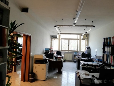 Quadrilocale in Vendita a Roma, 440'000€, 146 m²