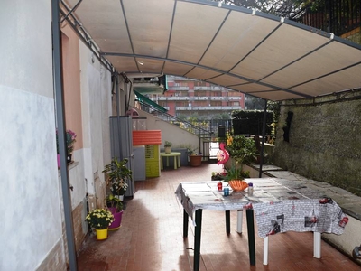 Rapallo: Bilocale con giardino terrazzato, p.auto in affitto
