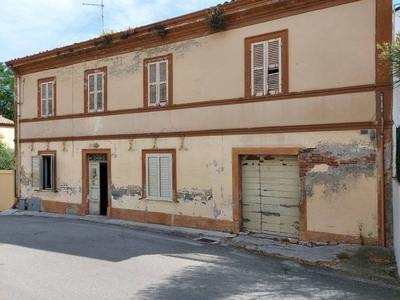 Rustico / Casale in vendita a Fano