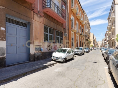 Stanza in Affitto a Catania, 200€, 110 m², arredato