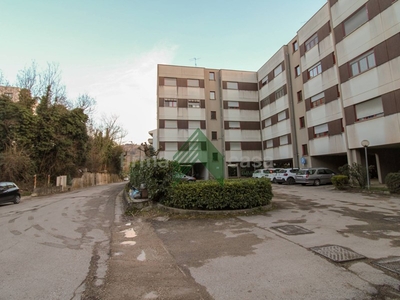 Trilocale in Vendita a Teramo, zona Prima periferia, 65'000€, 78 m²