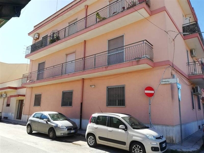 Trilocale in Via Mare, 65 in zona Talsano,s. Donato a Taranto