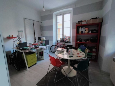 Ufficio in Affitto a La Spezia, zona CENTRO, 200€, 20 m²