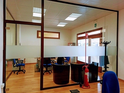 Ufficio in Vendita a Oristano, 260'000€, 250 m²