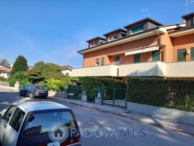 Villa a schiera in vendita a Selvazzano Dentro Padova