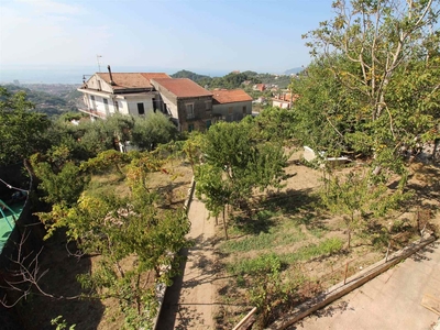 Villa bifamiliare in vendita a Salerno Giovi