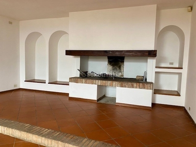 Villa in Affitto a Siena, zona Belcaro, 2'300€, 200 m², con Box