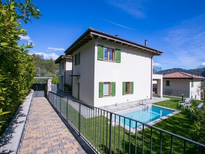 Villa in vendita 3 Stanze da letto a Como