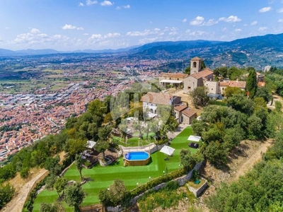 Villa in vendita 5 Stanze da letto a Monsummano Terme