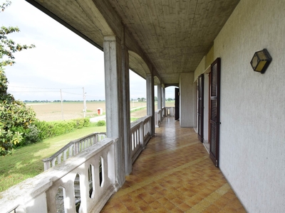 Villa in vendita a Cadeo Piacenza Saliceto