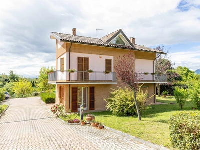 Villa in vendita a Cupramontana Ancona