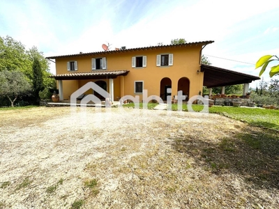 Villa, via pressi Lago di San Cipriano, Cavriglia