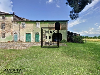 rustico / casale in vendita a Castelfranco di Sotto
