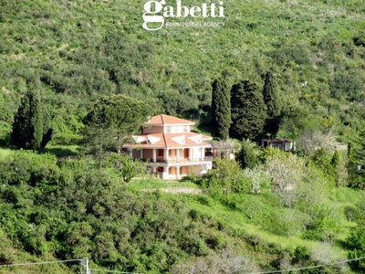 villa indipendente in vendita a Santo Stefano di Camastra