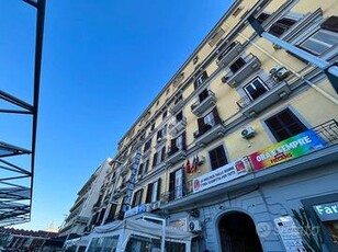 4 LOCALI A NAPOLI