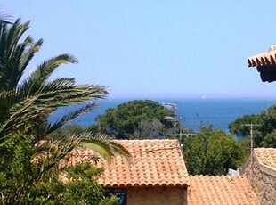 Affascinante appartamento a Baja Sardinia con terrazza