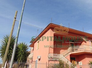 Appartamento a Mugnano del Cardinale, 6 locali, 2 bagni, 180 m²