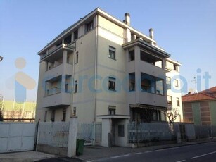Appartamento da ristrutturare, in vendita in Via Luigi Cadorna, Cormano