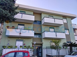 Appartamento da ristrutturare, in vendita in Via Ponte Rotto 7/c, Palermo