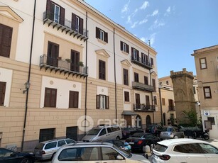 Appartamento in Affitto in Piazza Santa Chiara a Palermo